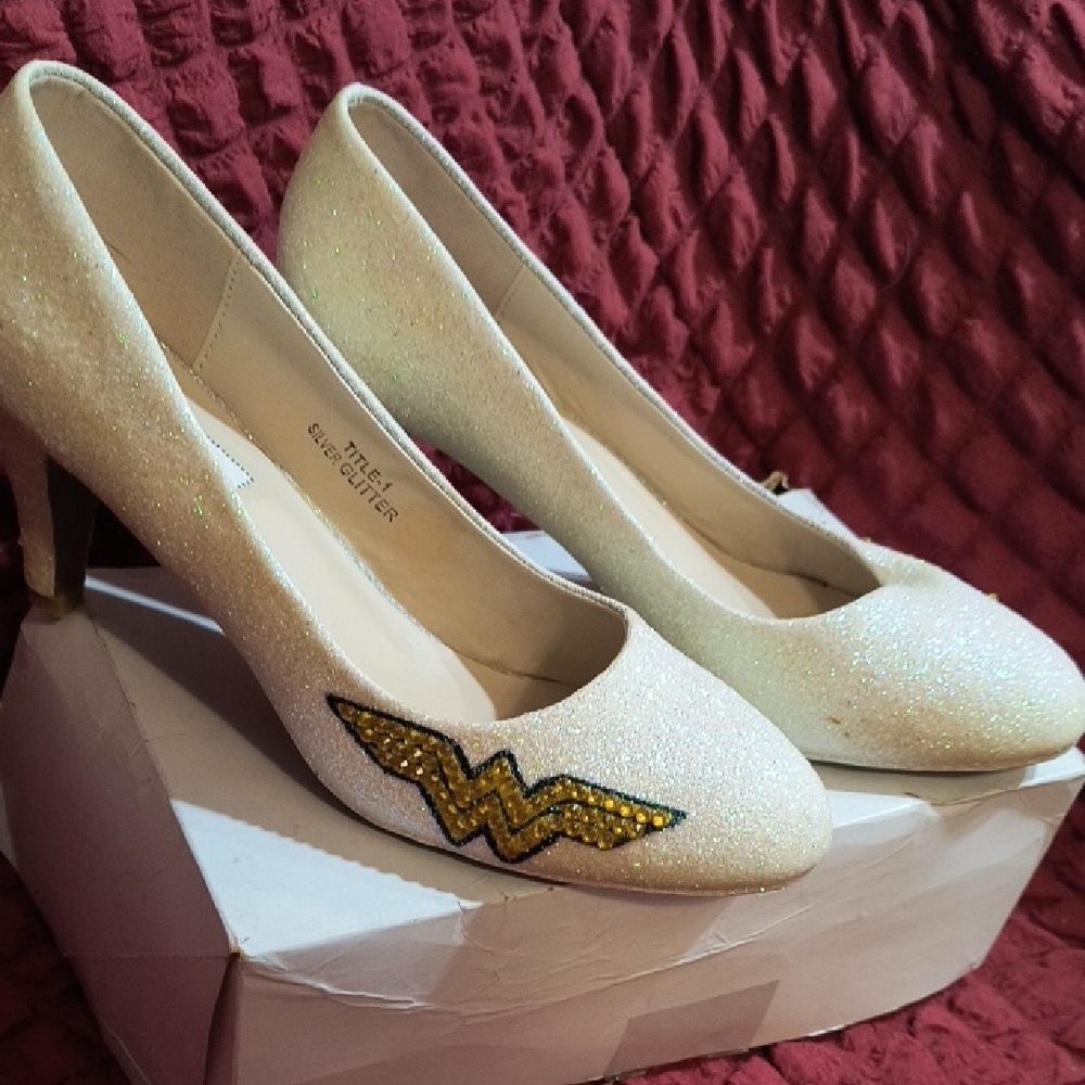 Glittery Handmade Off-White NIB Bridal Heels with Gold Wonder Woman Emblem 8.5